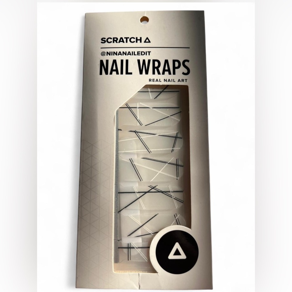 Scratch Monochrome Lines Nail Wraps